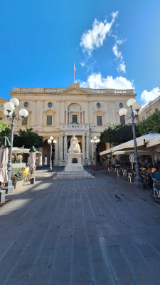 Queen Victoria Statue and National Library – Valletta, Malta Statue of Queen Victoria with the National Library in the background, Valletta, Malta