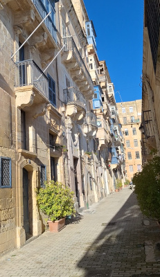 Narrow Streets and Historic Architecture – Valletta, Malta Narrow streets in Valletta showcasing old architecture, Malta