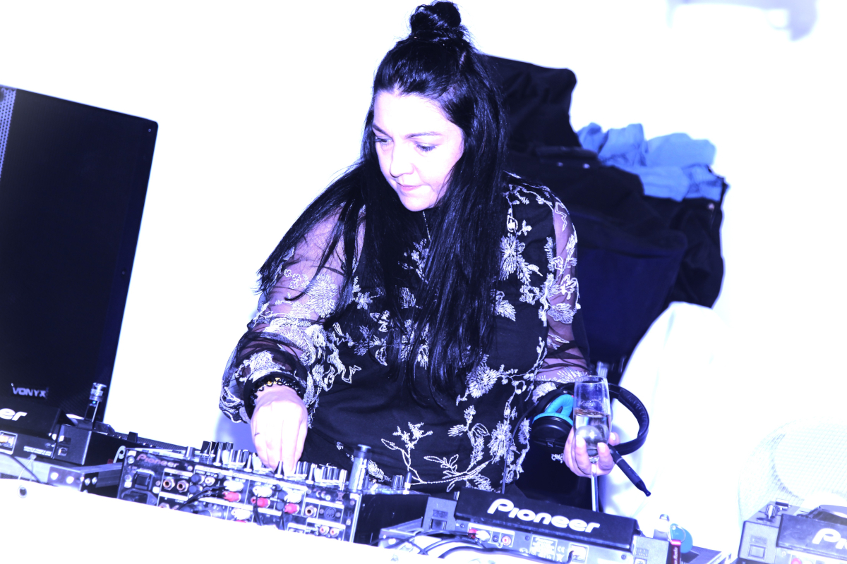 DJ Cazmaz Live Mixing at Halcyon Mambo – Solar Groove DJ Cazmaz mixing at Halcyon Mambo, Solar Groove