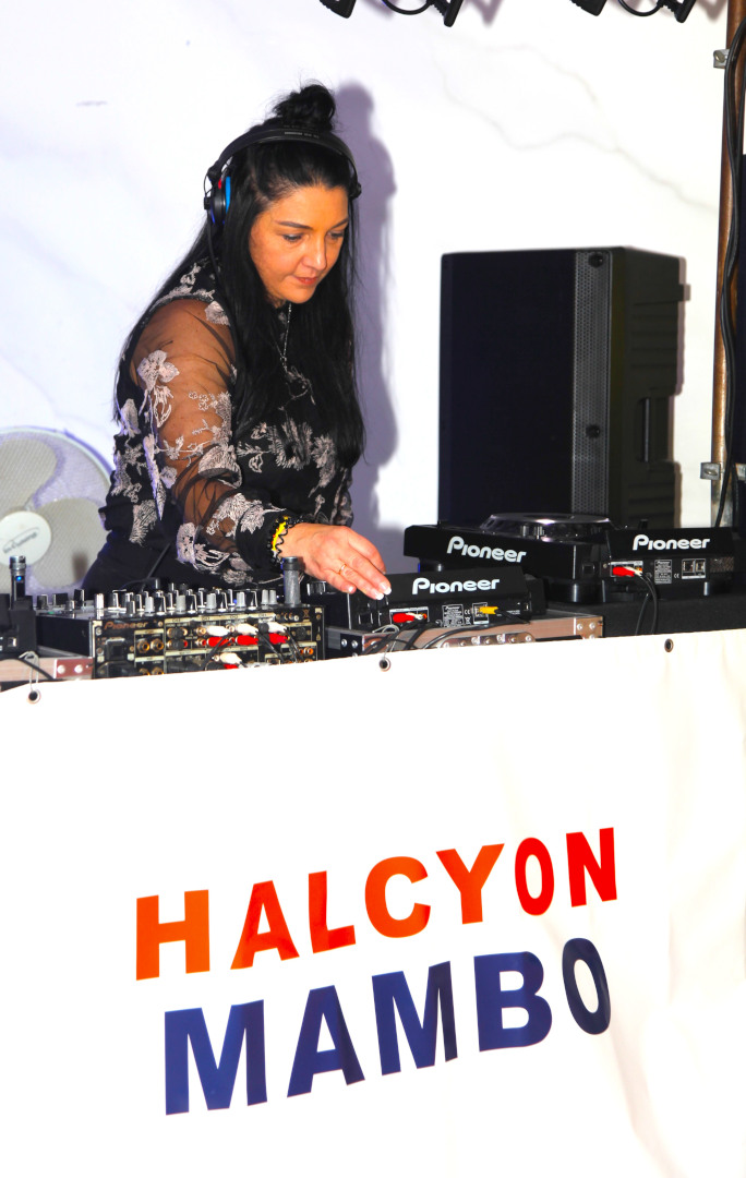 DJ Cazmac Performing Behind the Booth at Marbles Club – Shotts DJ Cazmac behind the booth at Marbles Club in Shotts