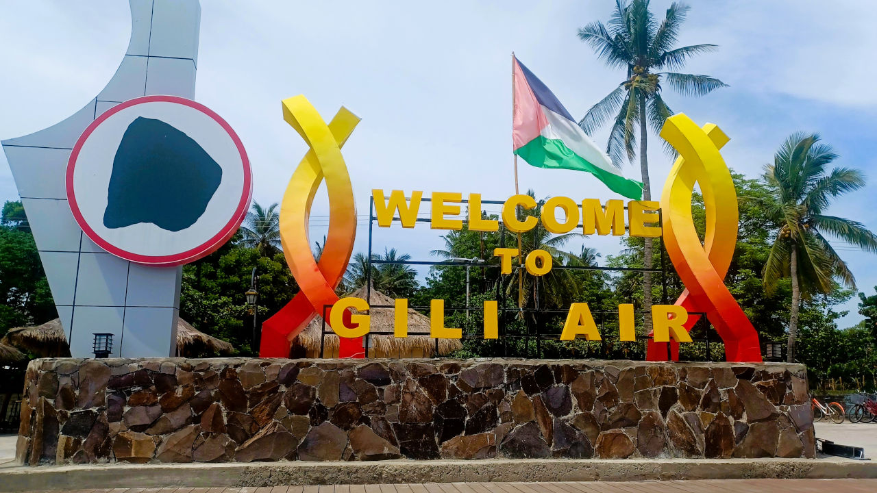 Welcoming Sign at Gili Air Pier Large sign on the pier of Gili Air welcoming travellers arriving by ferry
